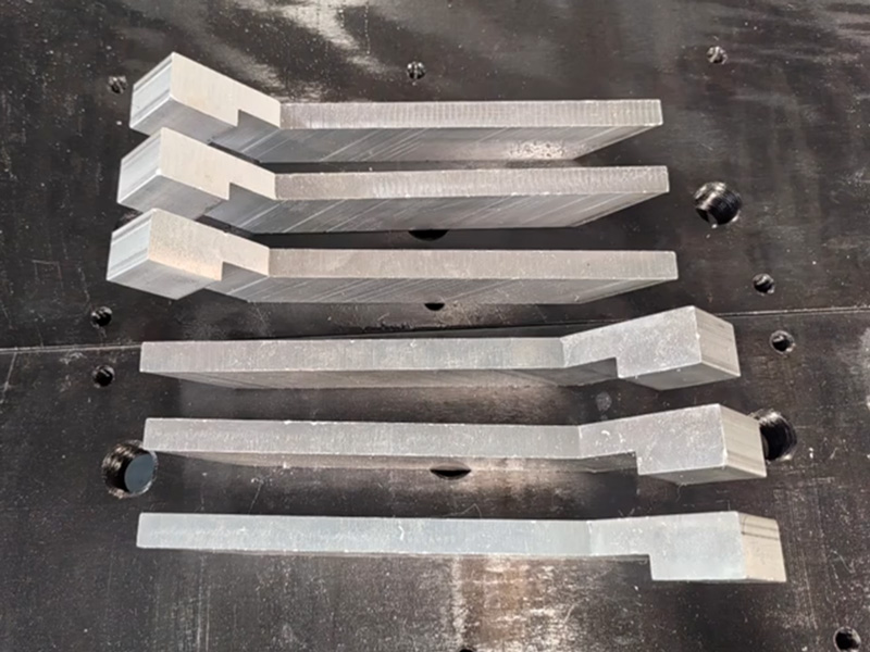 门窗把手一刀锯切成型